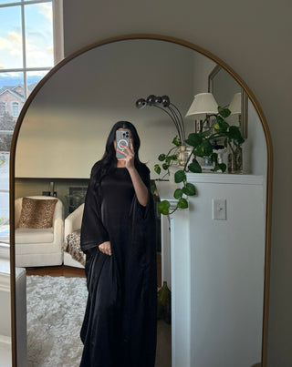 Aria Abaya in Shimmer Black