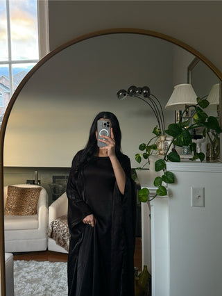 Aria Abaya in Shimmer Black