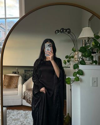 Aria Abaya in Shimmer Black